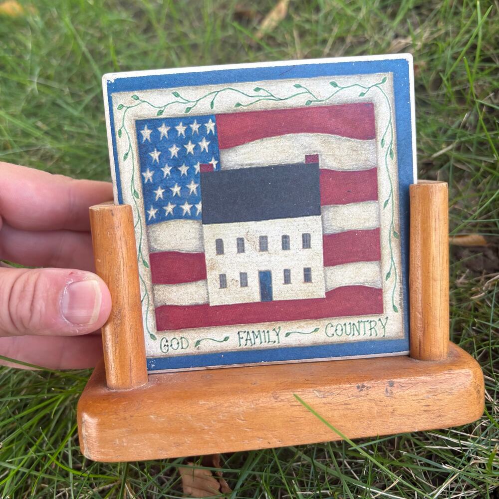 Vintage Americana style 4 pack of coasters with wooden holder